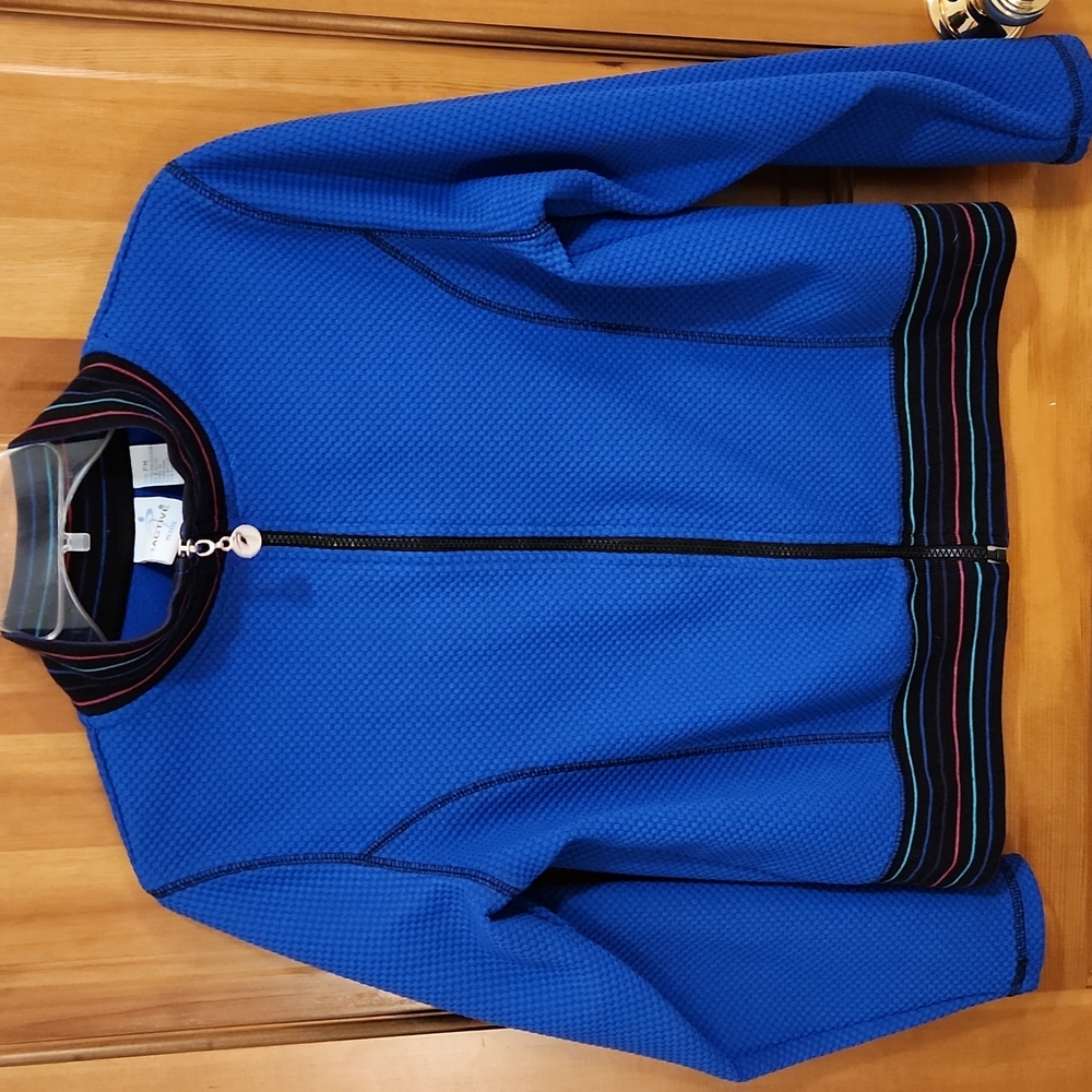 IACTIVE PETITE Textured Performance Jacket. Blue & Multicolor trim. Full zip PM